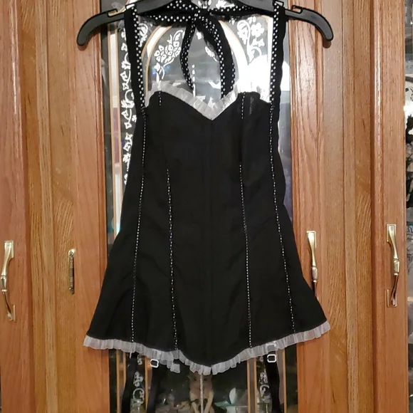 Black wuth white accents pinup halter corset size 38 large. - Picture 6 of 6